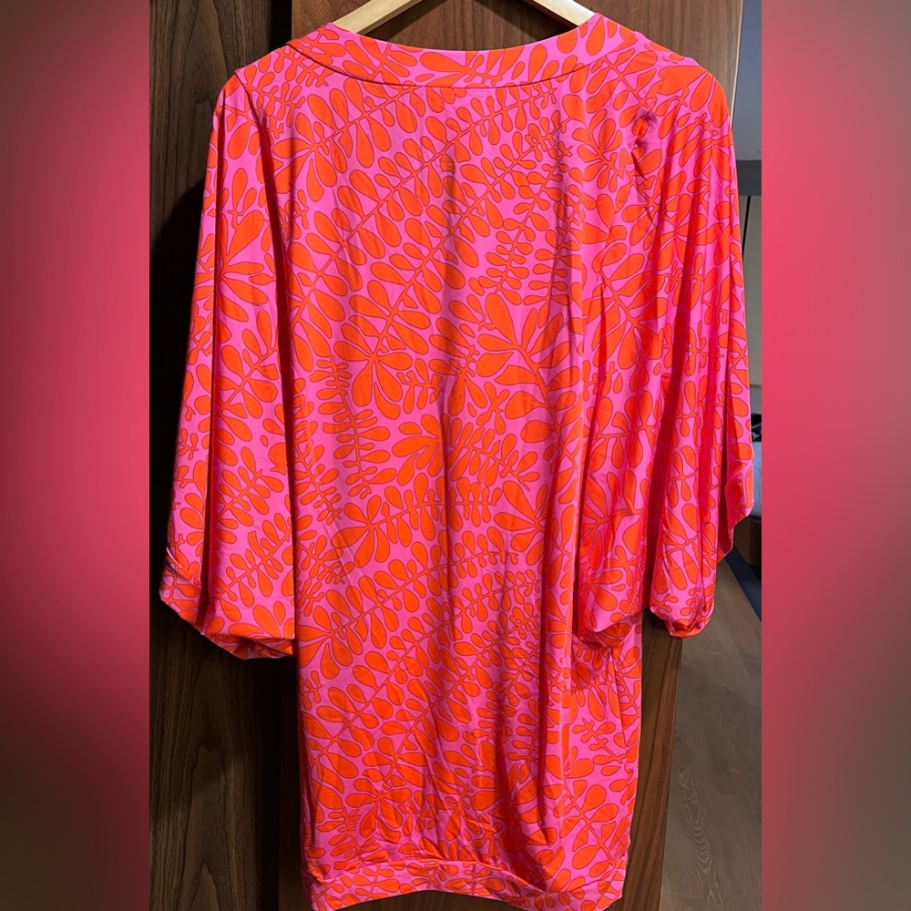 NWT Trina Turk WOMEN'S TRELLIS V-NECK TUNIC SWIM COVER-UP DRESS Size Medium - Picture 4 of 8